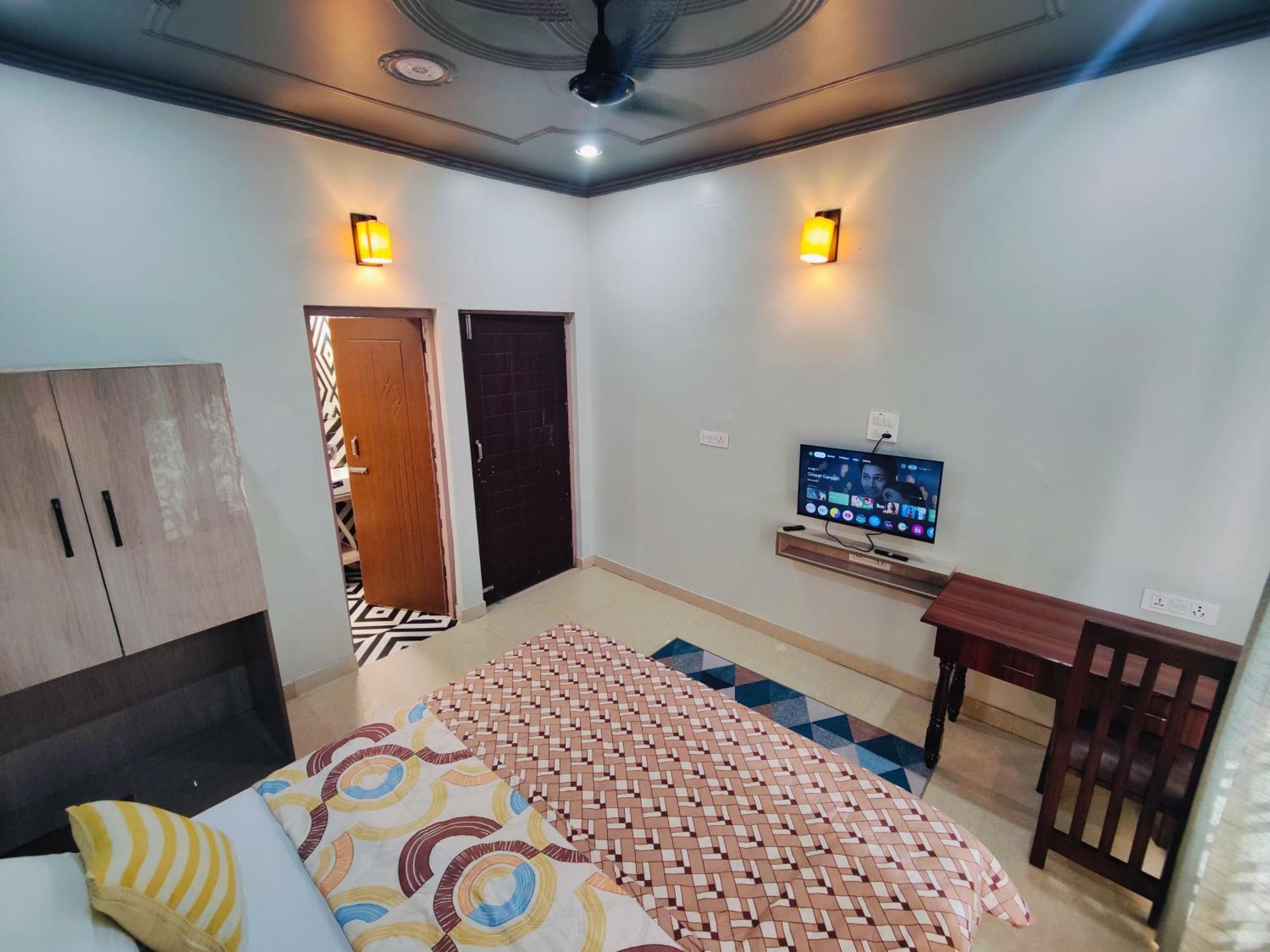 Albergue Hoztel Jollygrrant Doon Rāni Pokhri Exterior foto
